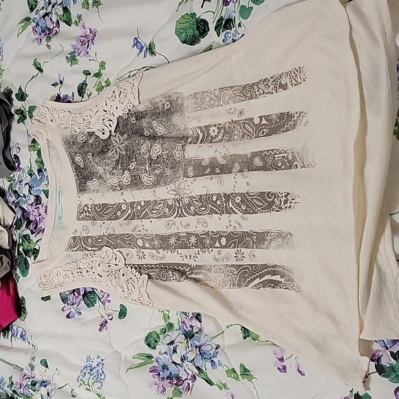 Maurices tank top size large - Picture 4 of 7